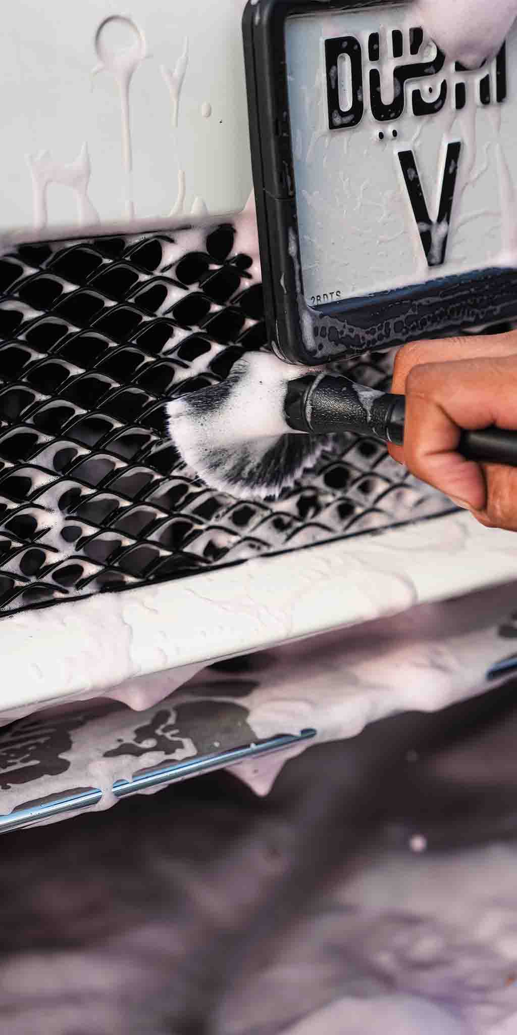 Aquashine mobile car wash Dubai, UAE. Mobile wash